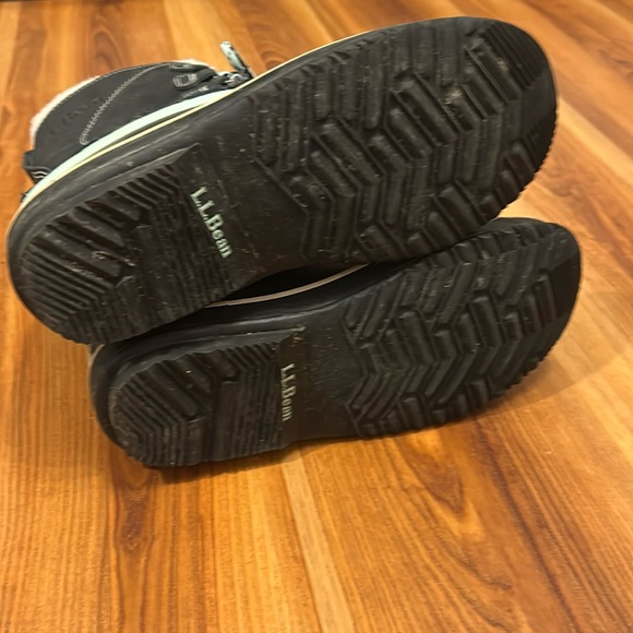 L.L. BEAN women's lace-up waterproof insulated winter boots size 8 - Picture 7 of 8